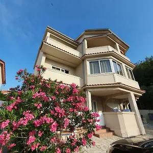 https://apartments-kim-rab.primorje-gorskikotar.com